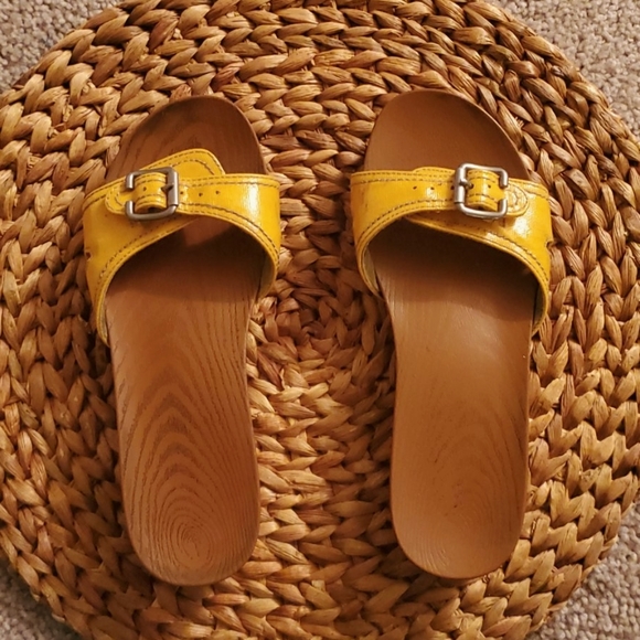 Dr. Scholl's Shoes - Dr. Scholl's slides